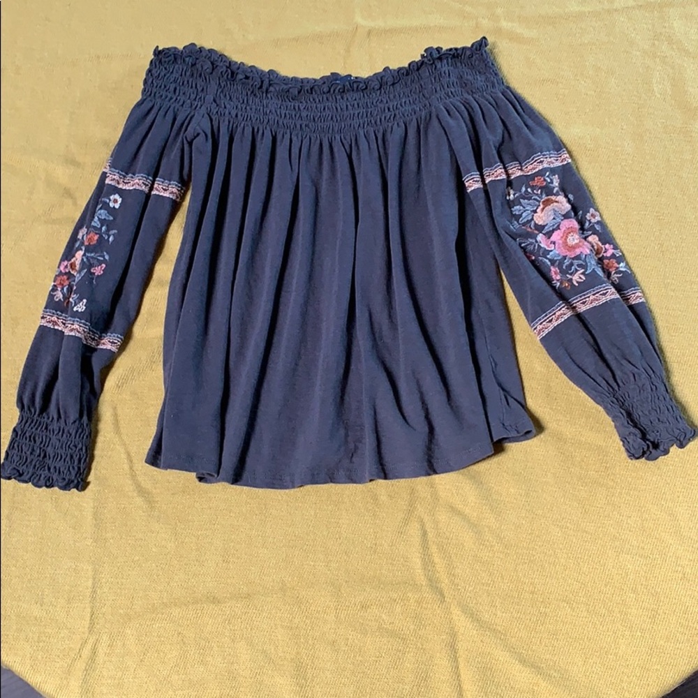 American Eagle Floral Off the Shoulder Top